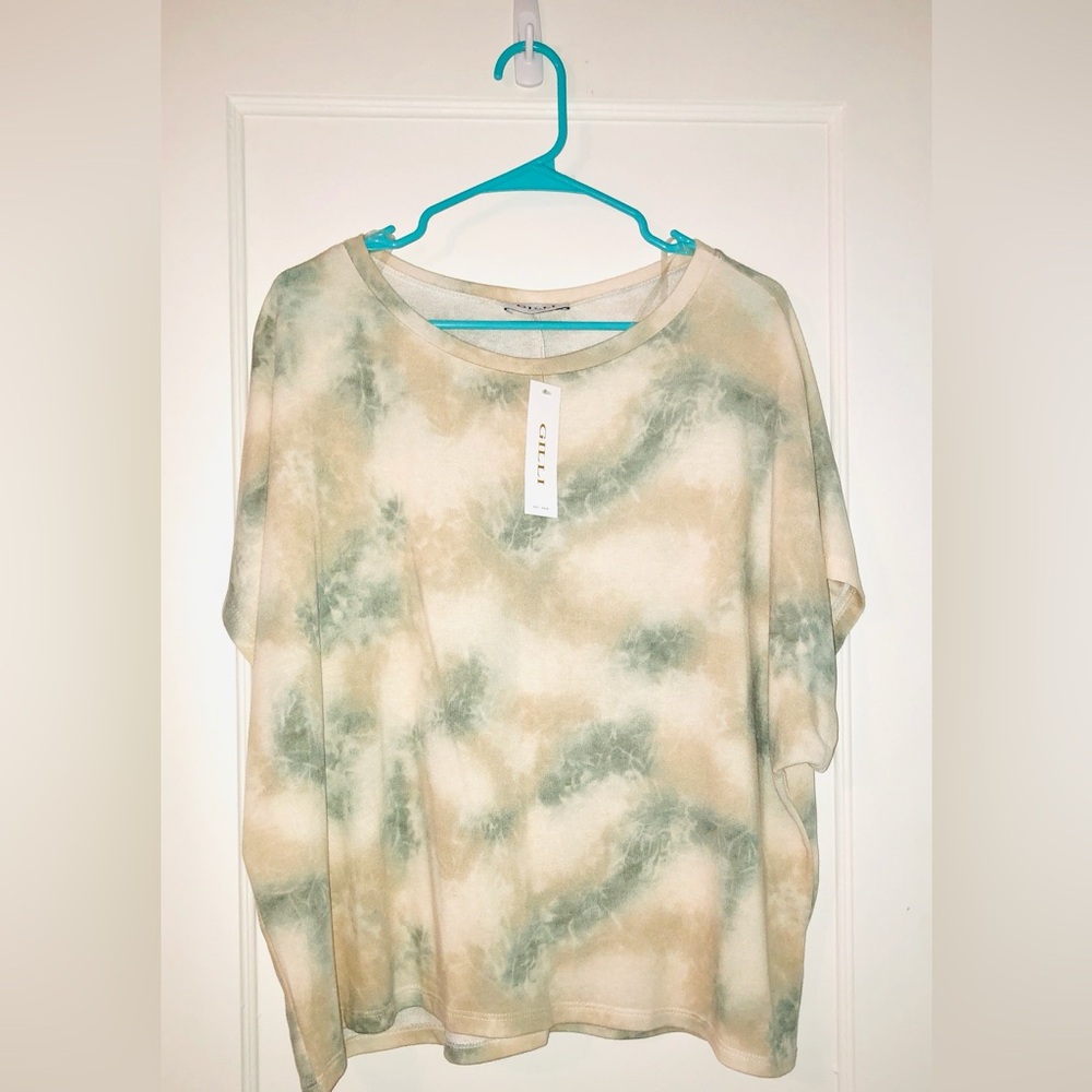 NWT Women's Neutral Athleisure Top NWT